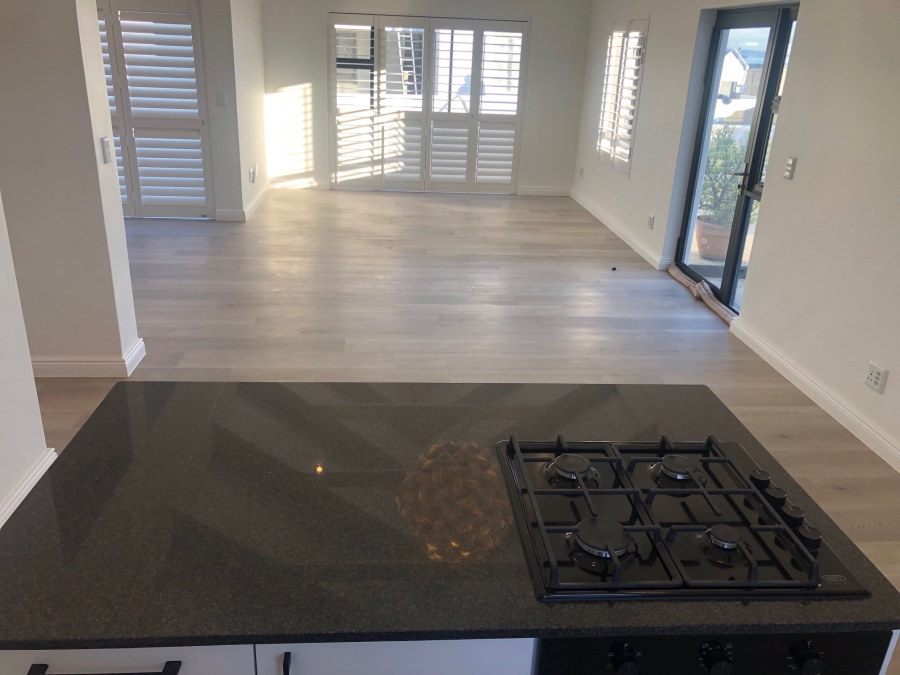 To Let 2 Bedroom Property for Rent in Middedorp Western Cape